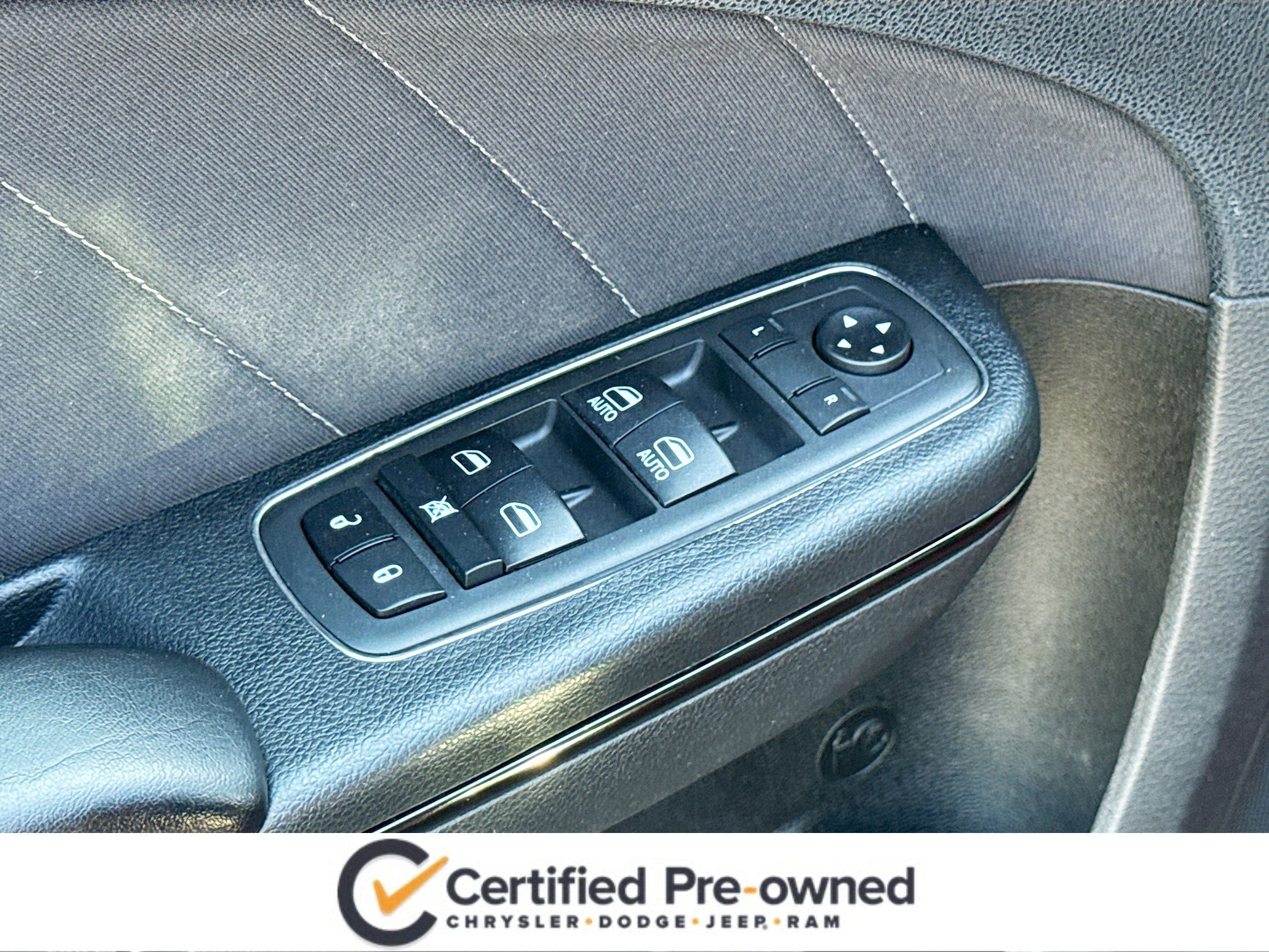 Used 2019 Dodge Charger SXT w/ Blacktop Package AWD/4WD image 6