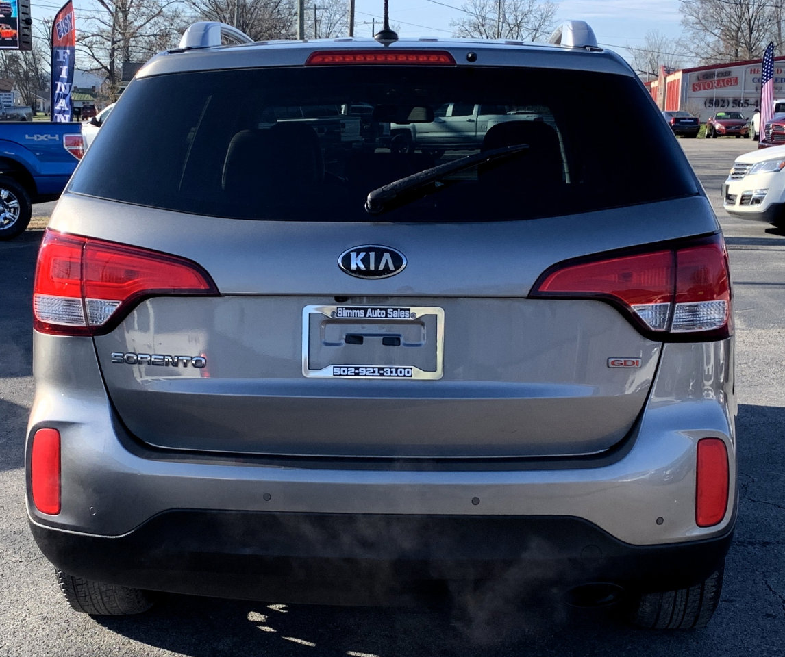Used 2014 Kia Sorento LX image 4