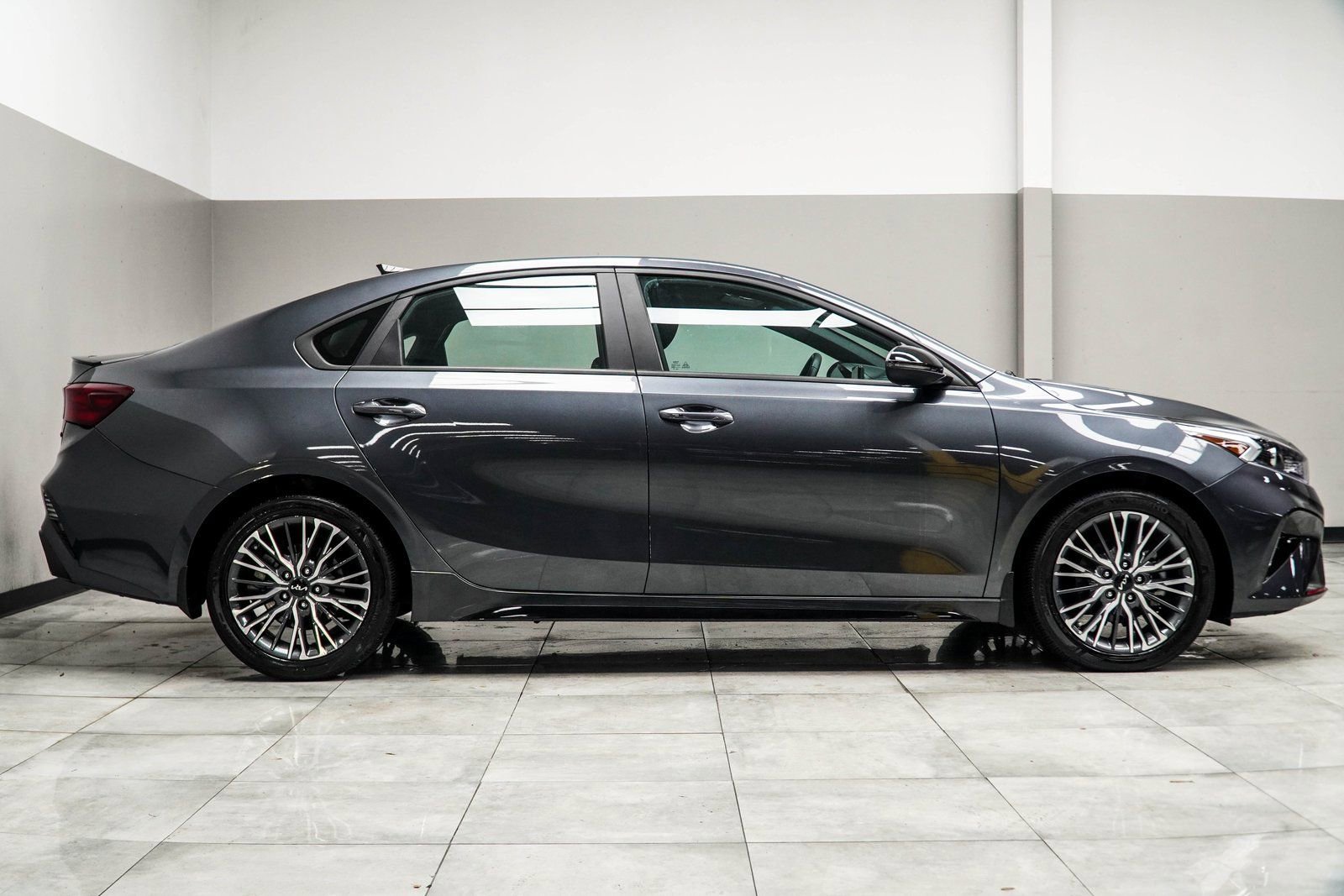 Used 2023 Kia Forte GT-Line w/ GT-Line Premium Package image 6