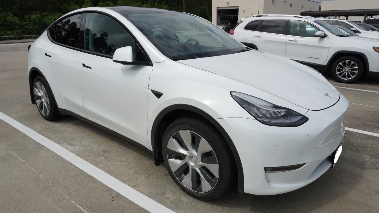 Used 2022 Tesla Model Y Long Range AWD/4WD image 3