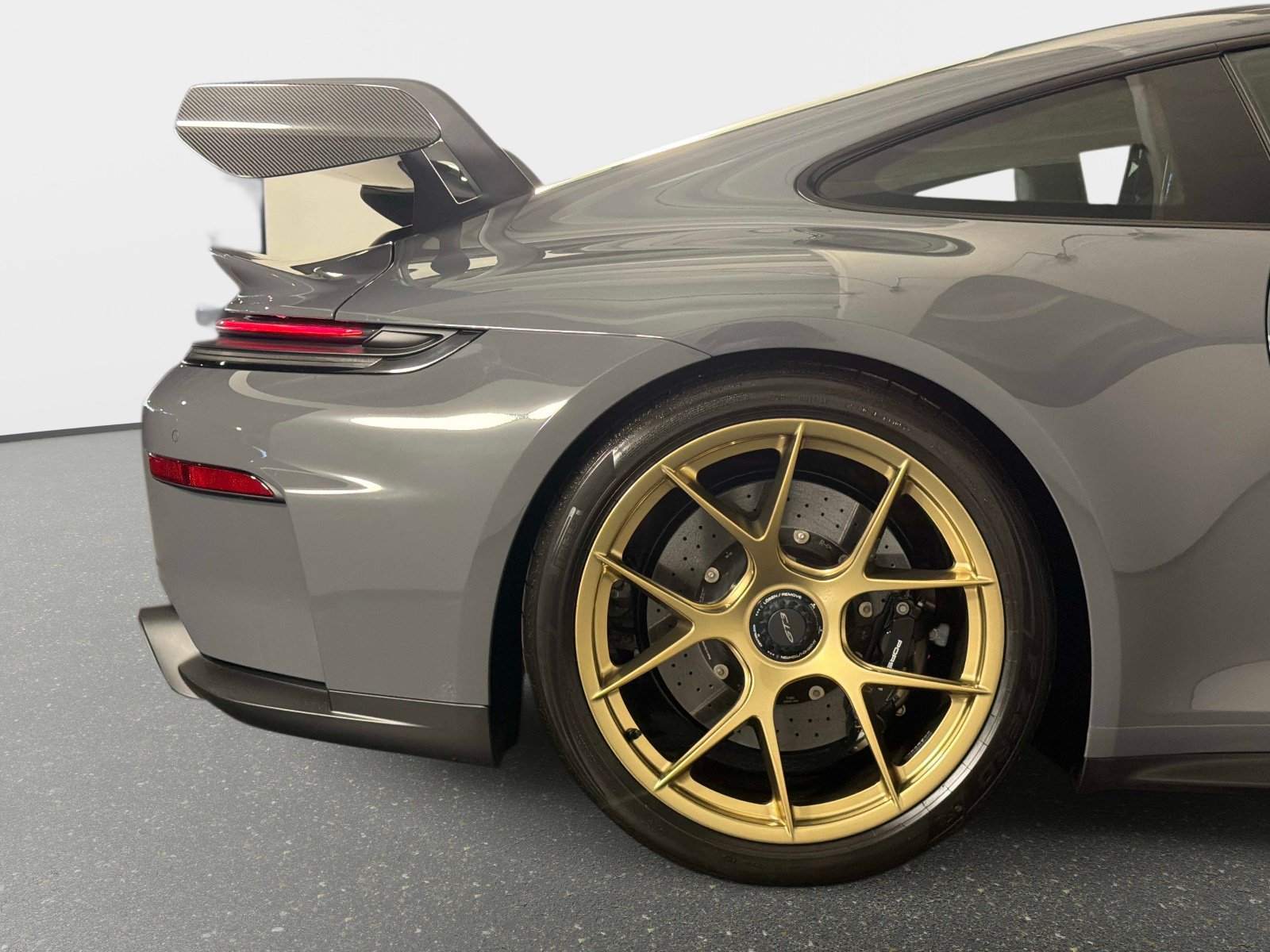 Used 2026 Porsche 911 GT3 w/ Weissach Package RWD image 22