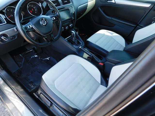 Used 2017 Volkswagen Jetta Sport FWD image 16