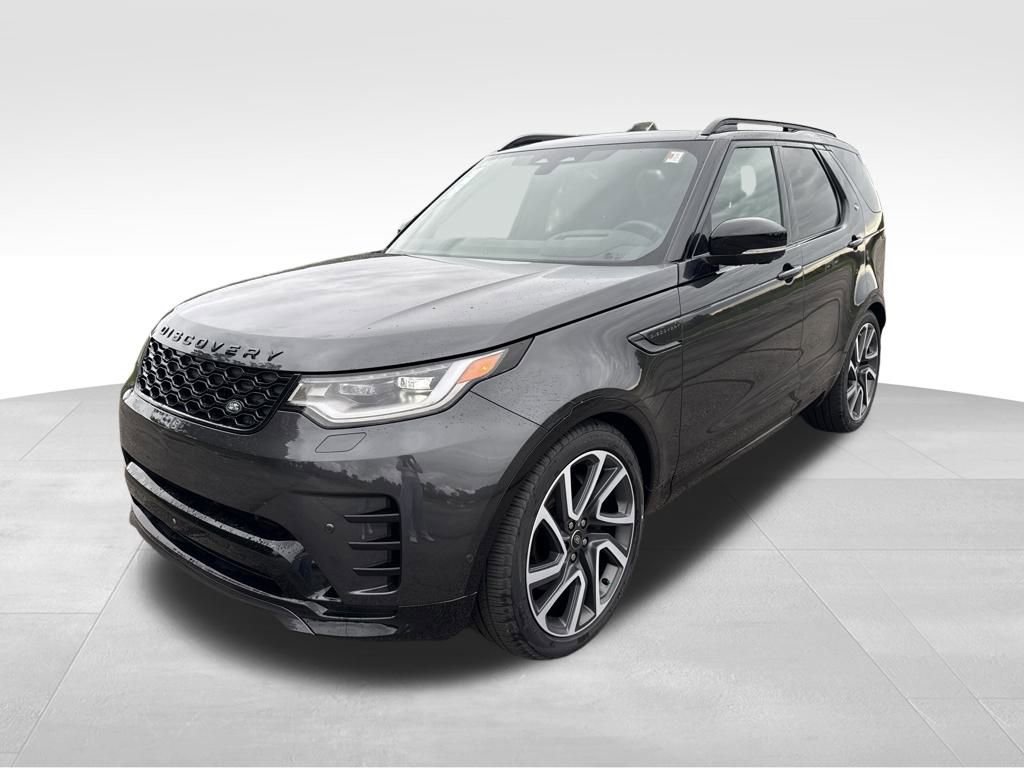New 2024 Land Rover Discovery Dynamic SE