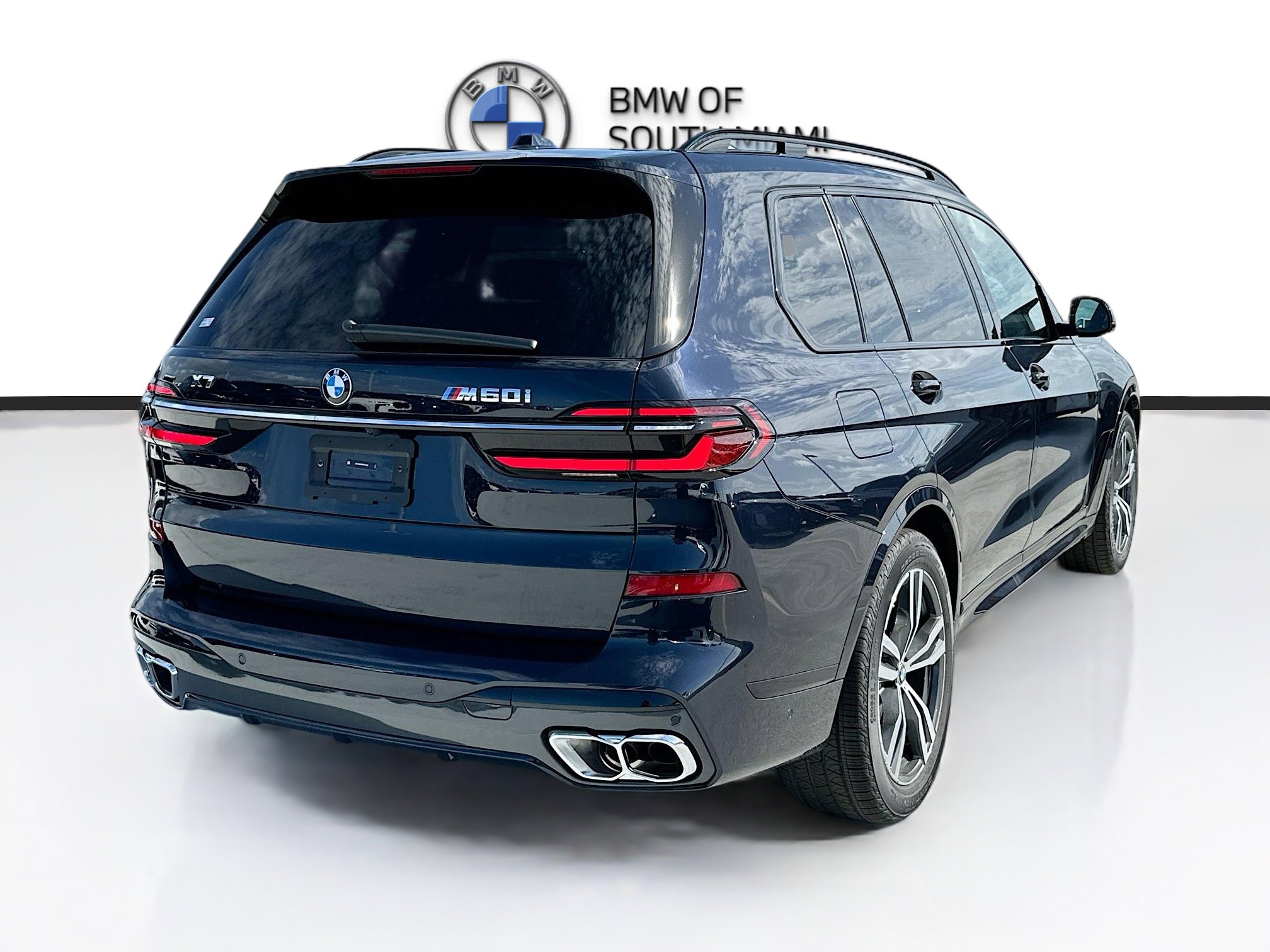 New 2025 BMW X7 M60i w/ Executive Package image 7
