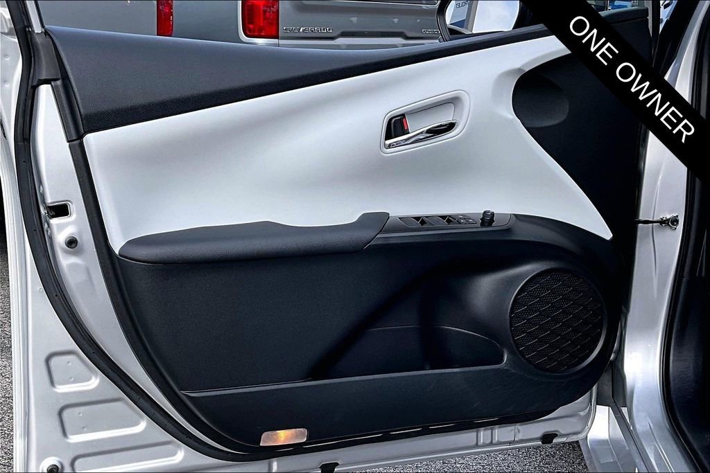 Used 2019 Toyota Prius LE image 18