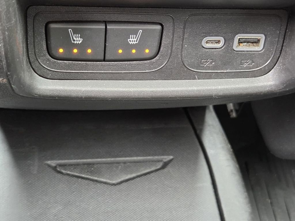 Used 2021 Cadillac XT4 Sport image 13