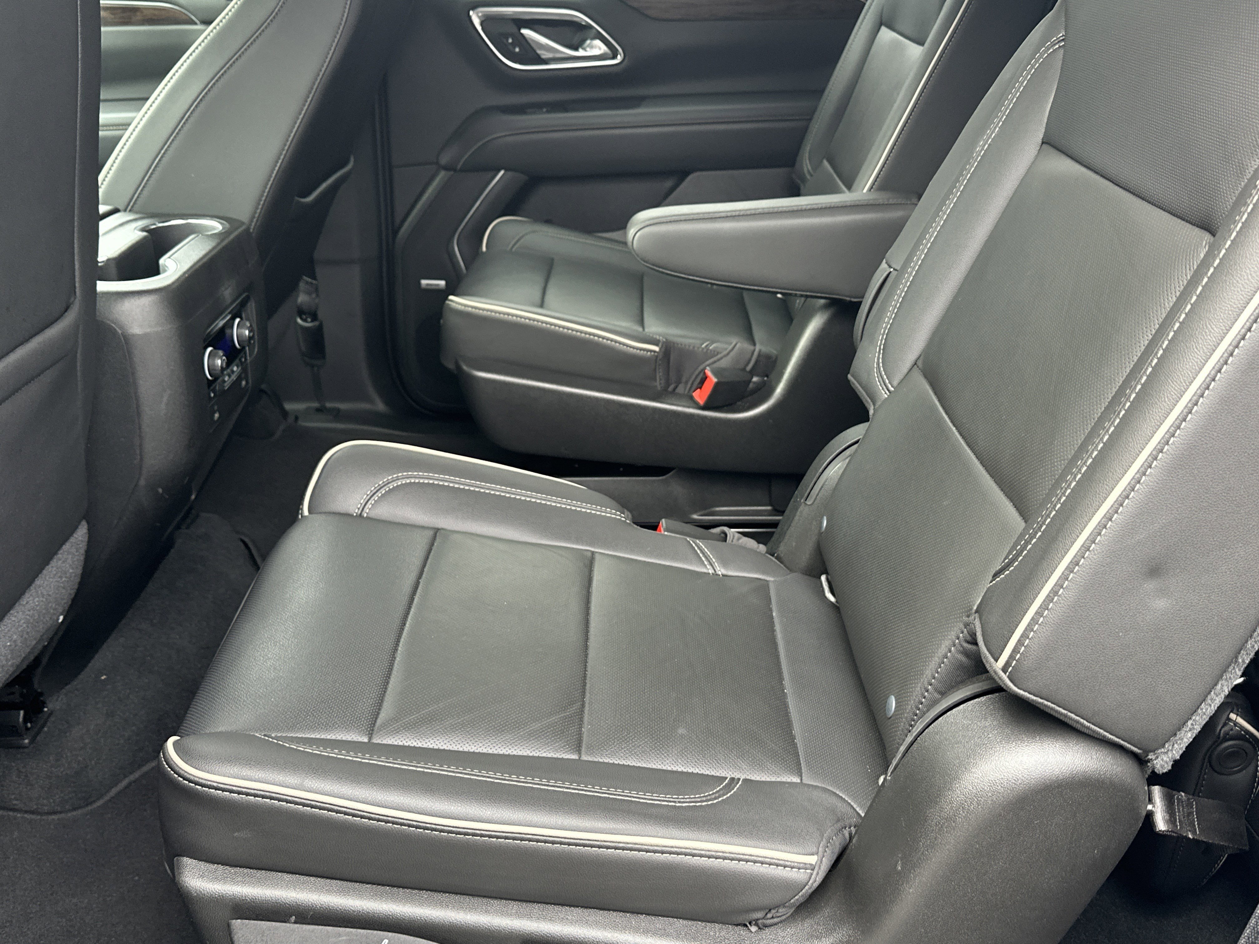 Used 2021 Chevrolet Tahoe Premier w/ Premium Package image 25