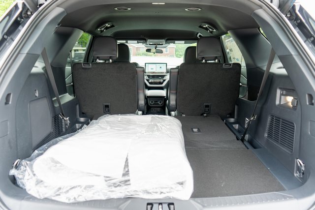 New 2026 Ford Explorer ST-Line AWD/4WD image 8