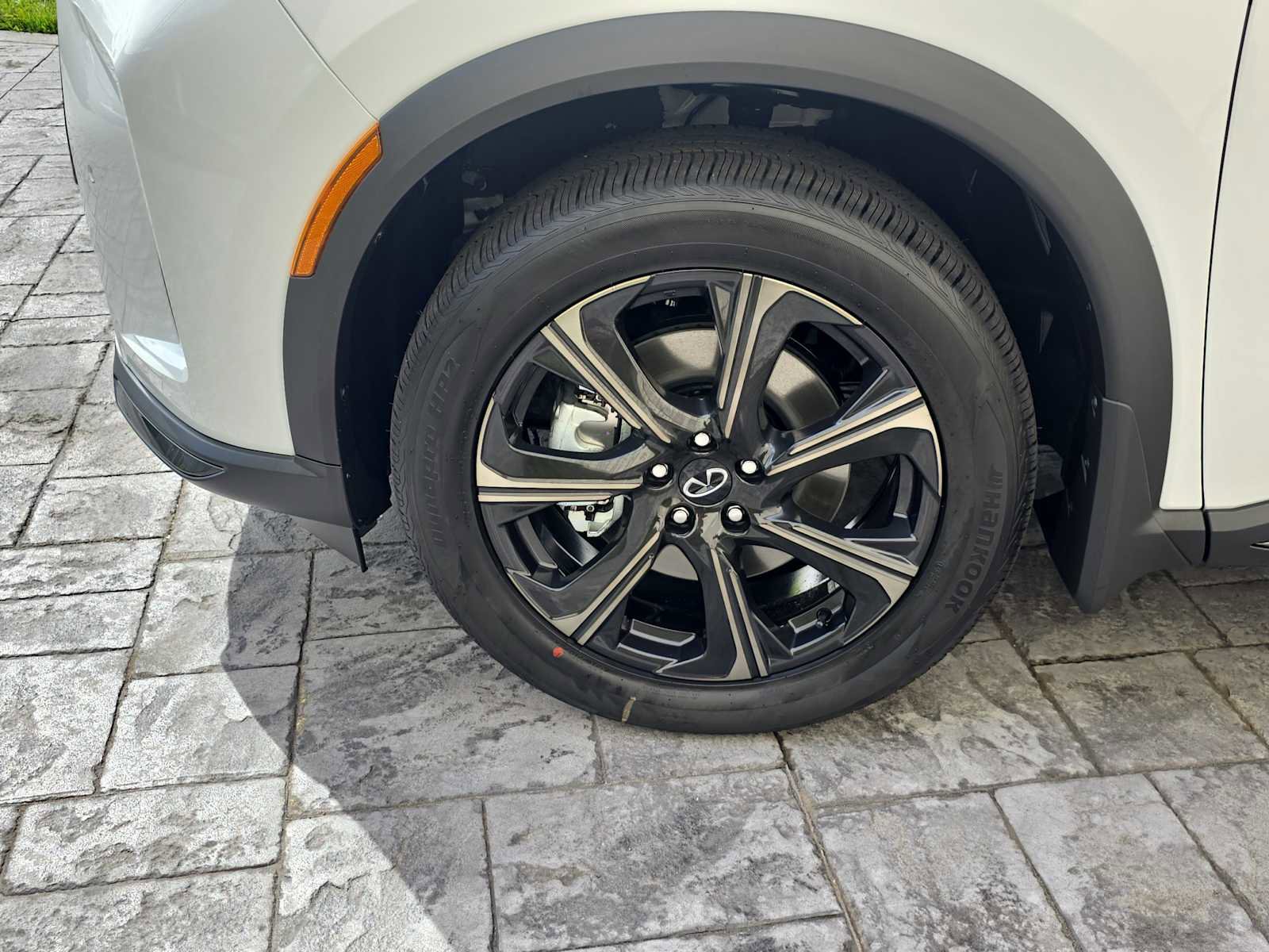 New 2026 INFINITI QX60 Autograph w/ Dark Cargo Package image 11