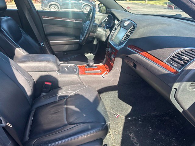 Used 2014 Chrysler 300 AWD w/ Driver Convenience Group image 7