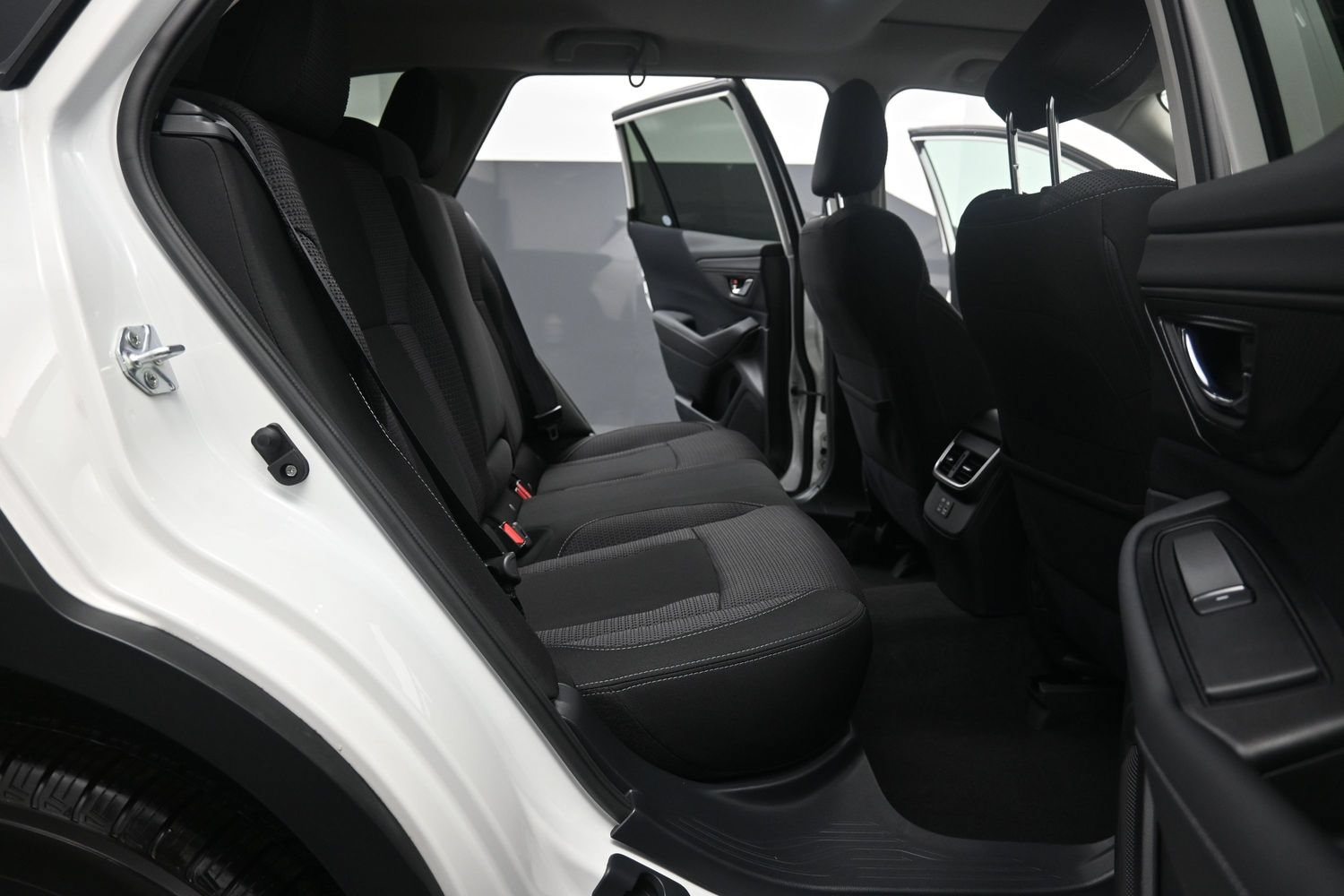 Used 2023 Subaru Outback Premium AWD/4WD image 27