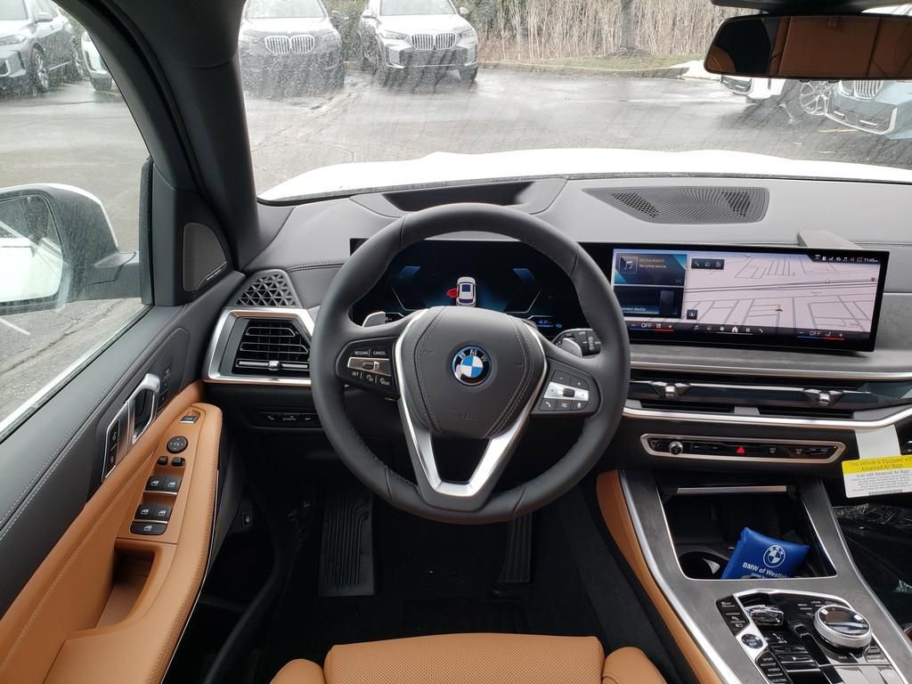 New 2026 BMW X5 xDrive50e image 9