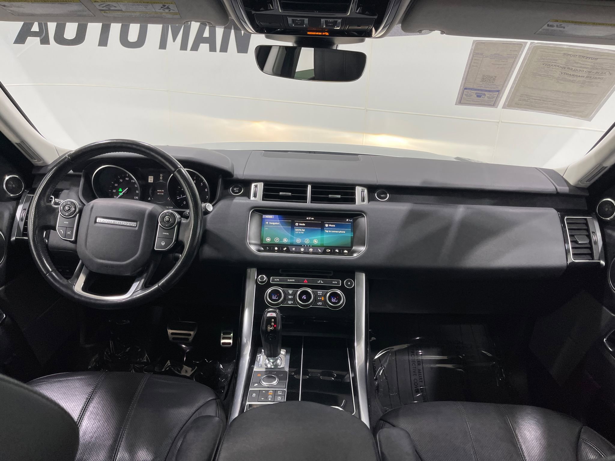 Used 2017 Land Rover Range Rover Sport HSE image 19