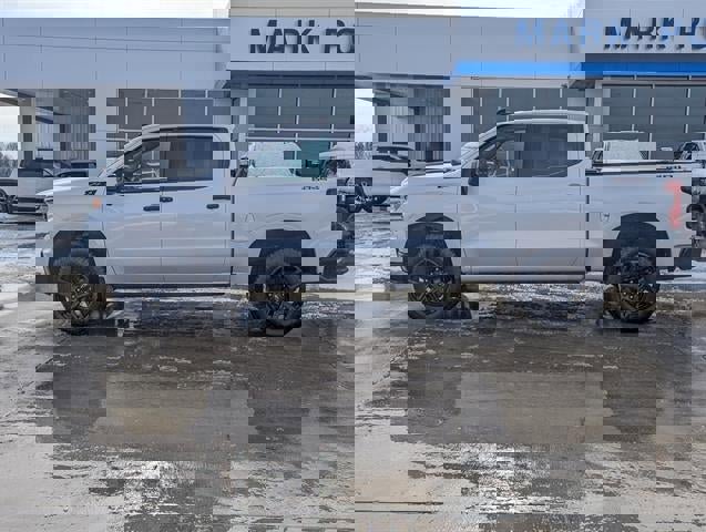 Used 2024 Chevrolet Silverado 1500 LT Trail Boss w/ Convenience Package II image 9