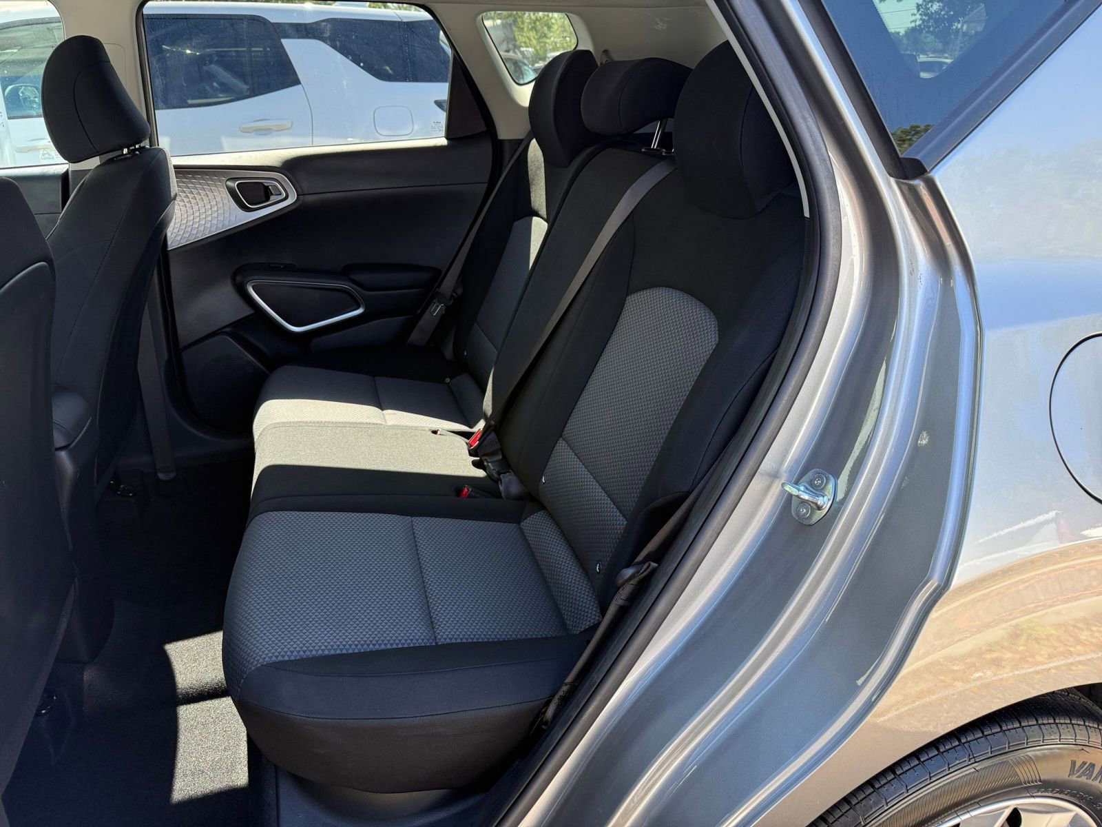 Used 2025 Kia Soul LX w/ LX Technology Package FWD image 36