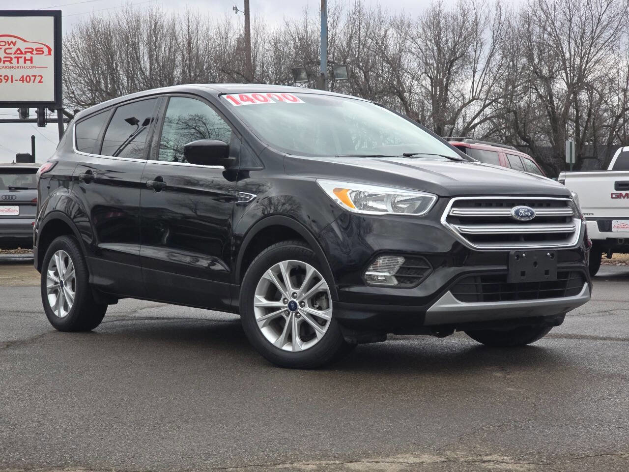Used 2017 Ford Escape SE w/ SE Cold Weather Package image 1