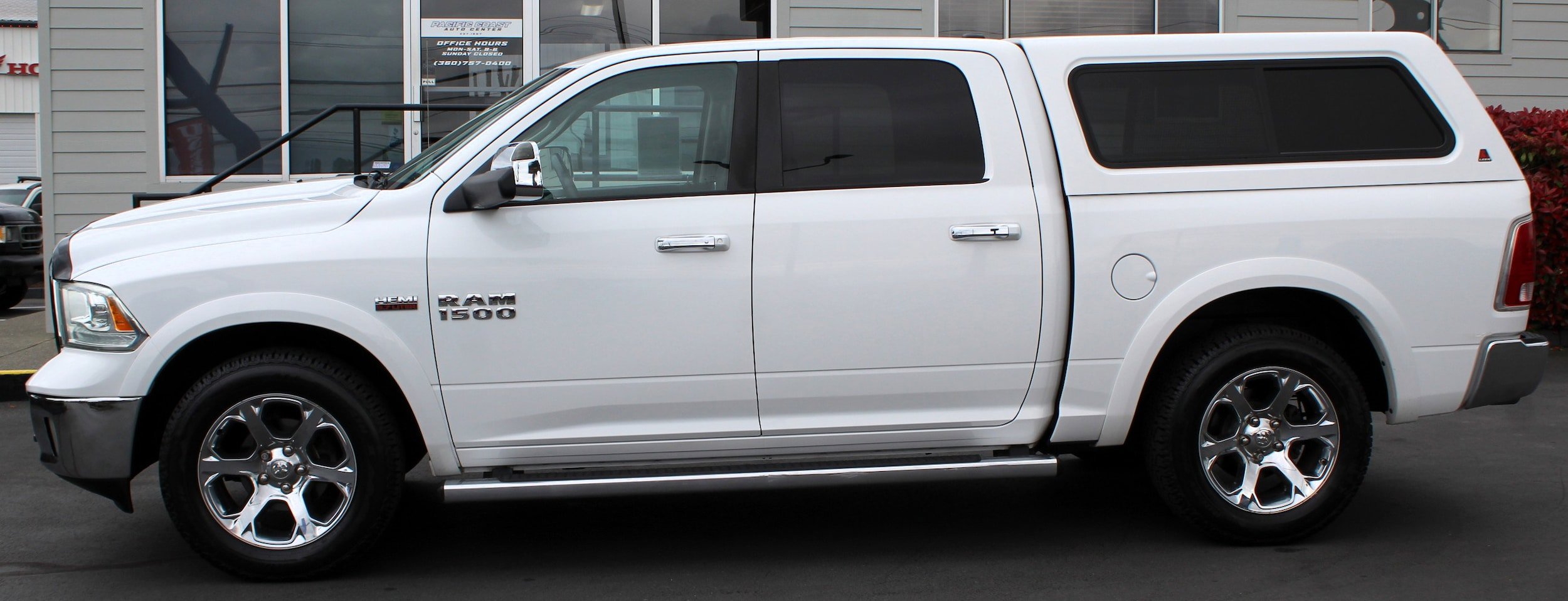 Used 2013 RAM 1500 Laramie w/ Convenience Group AWD/4WD image 3