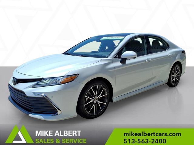Used 2023 Toyota Camry XLE w/ Navigation Package FWD image 3