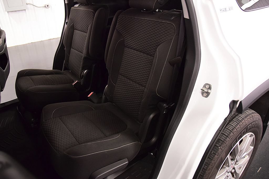 Used 2017 GMC Acadia SLE w/ LPO, Floor Liner Package FWD image 30