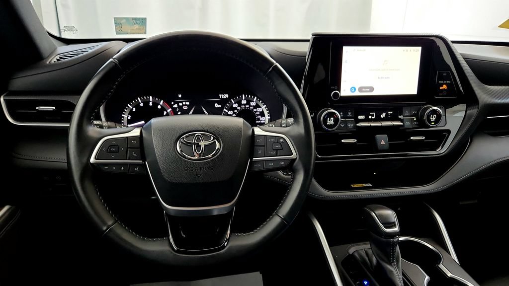 Used 2023 Toyota Highlander XSE AWD/4WD image 29