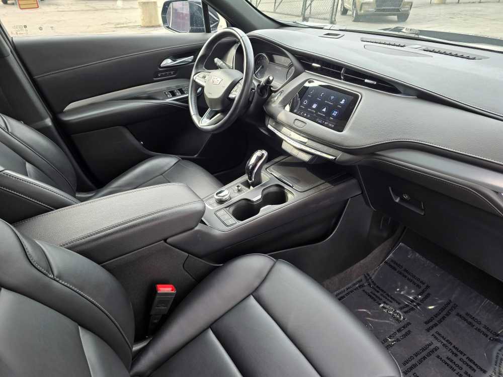 Used 2023 Cadillac XT4 Premium Luxury image 23