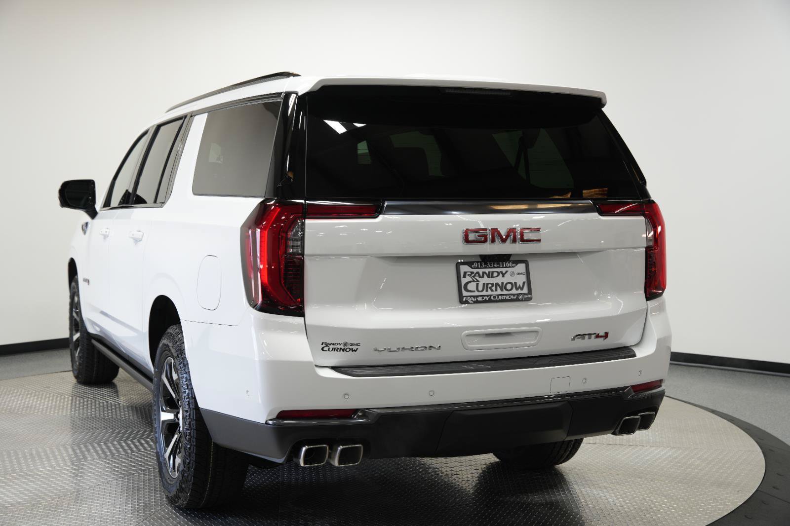 New 2026 GMC Yukon XL AT4 w/ AT4 Premium Plus Package AWD/4WD image 8