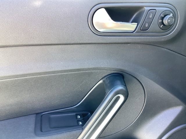 Used 2016 Volkswagen Beetle 1.8T S image 11