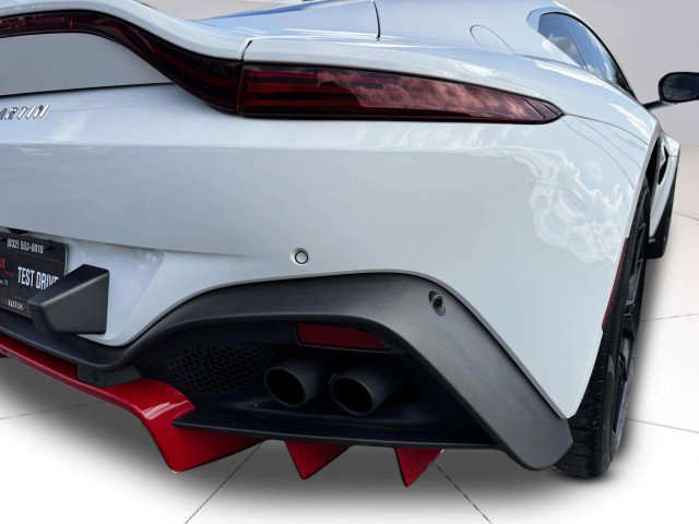 Used 2023 Aston Martin V8 Vantage Coupe image 15