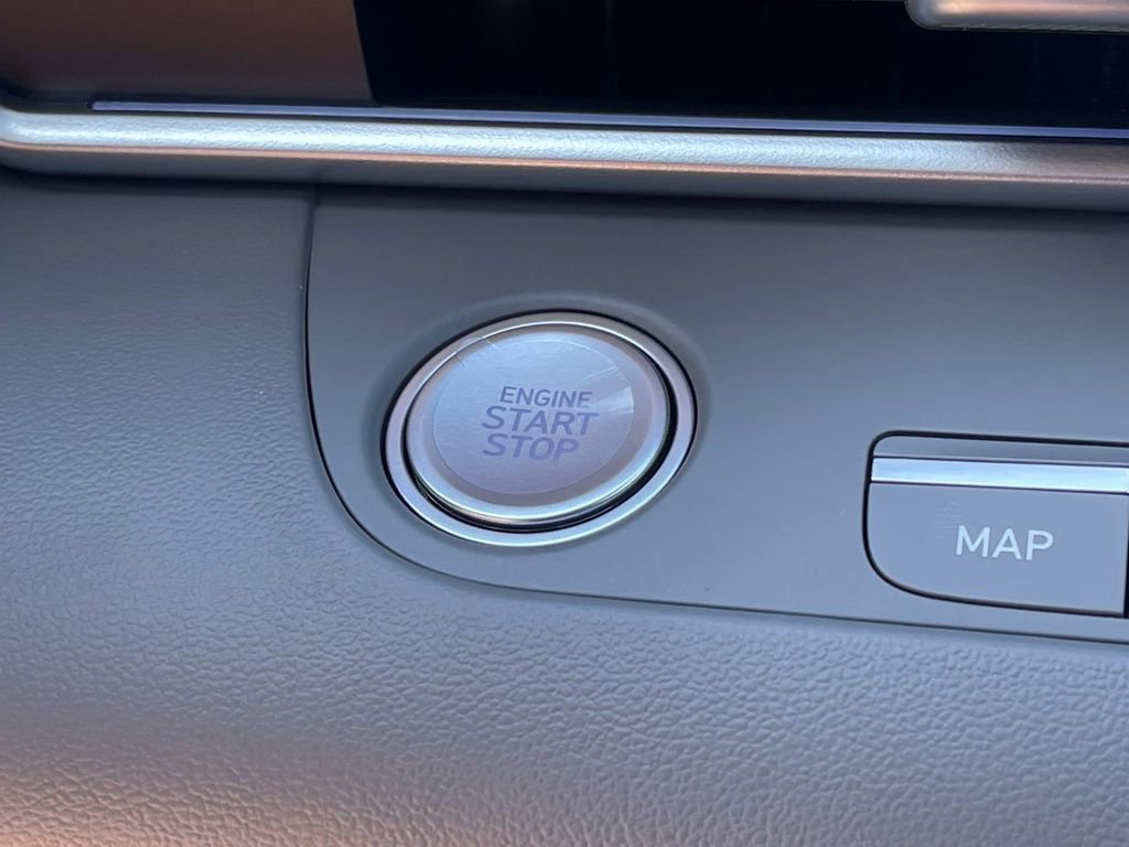 New 2025 Hyundai Elantra SEL image 27