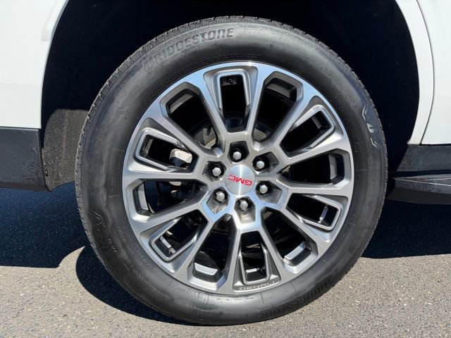 Used 2025 GMC Yukon Denali AWD/4WD image 9