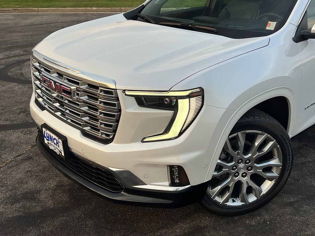 Used 2024 GMC Acadia Denali w/ Super Cruise Package image 9
