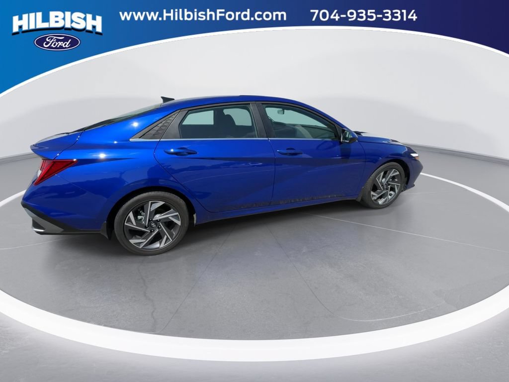 Used 2025 Hyundai Elantra SEL FWD image 8