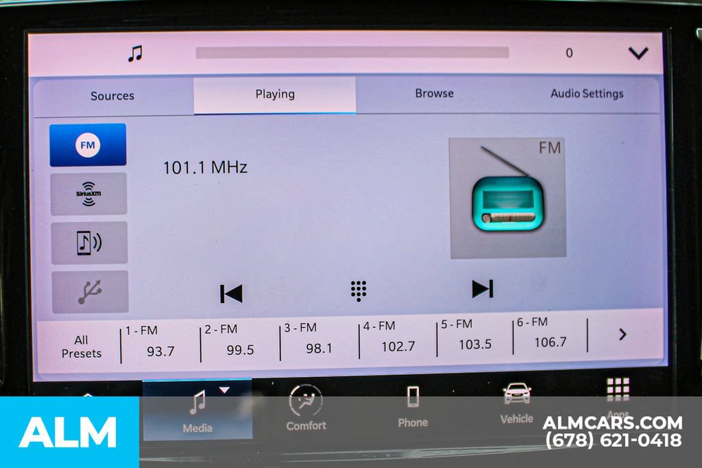 Used 2023 Chrysler Pacifica Touring-L FWD image 33