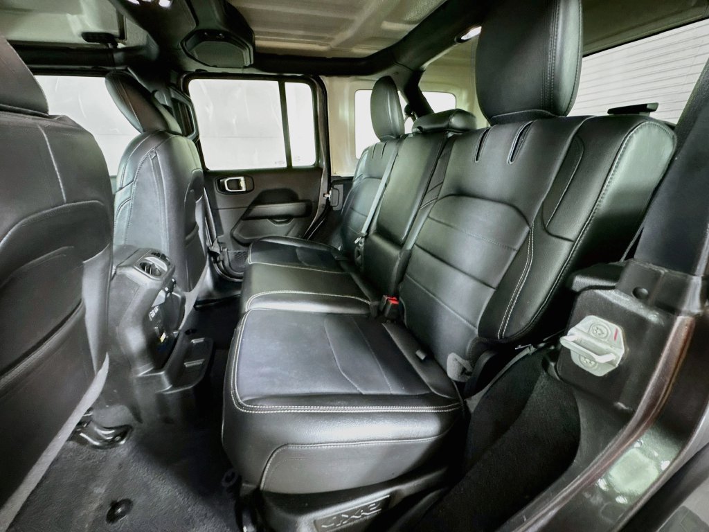 Used 2023 Jeep Wrangler Unlimited Sahara w/ Cold Weather Group AWD/4WD image 30