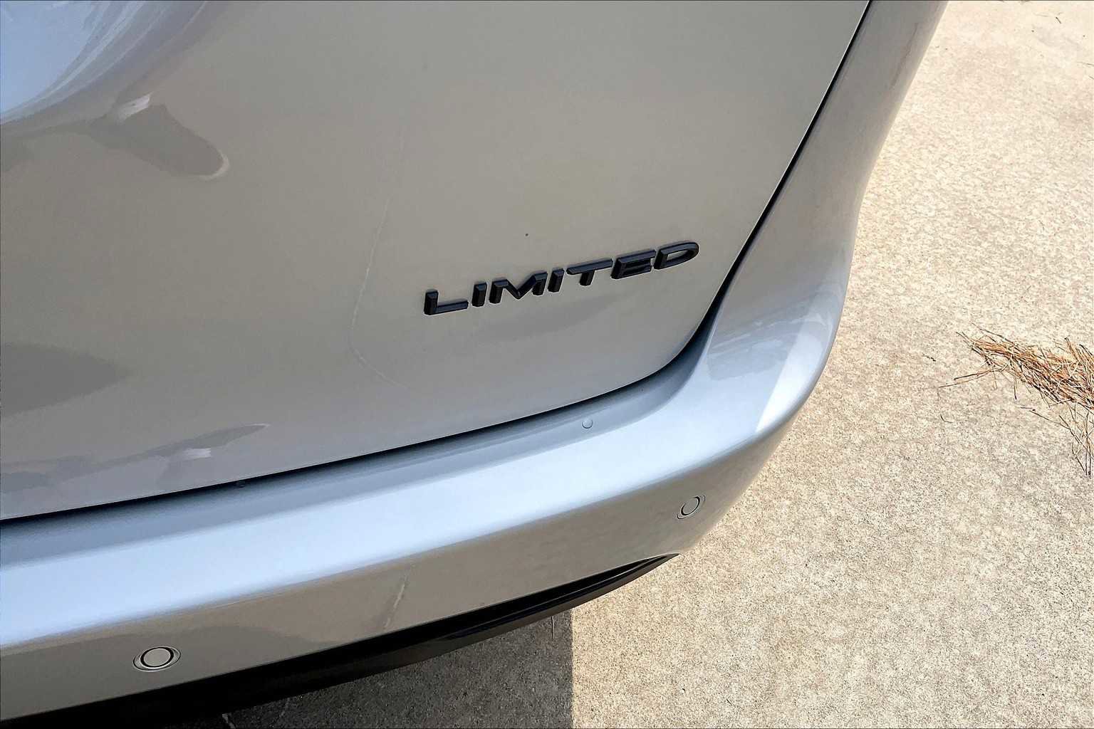 New 2026 Chrysler Pacifica Limited w/ S Appearance Package image 15