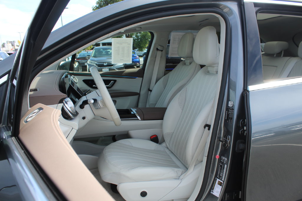 Used 2023 Mercedes-Benz EQS 450+ SUV image 14