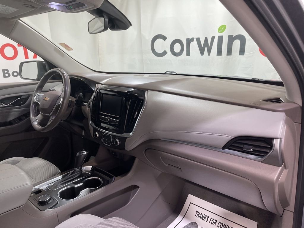 Used 2020 Chevrolet Traverse LT image 11