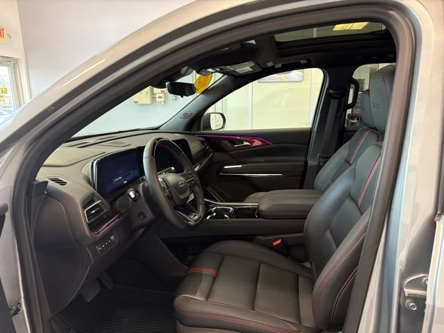 Used 2025 Chevrolet Traverse RS w/ LPO, Floor Liner Package AWD/4WD image 15