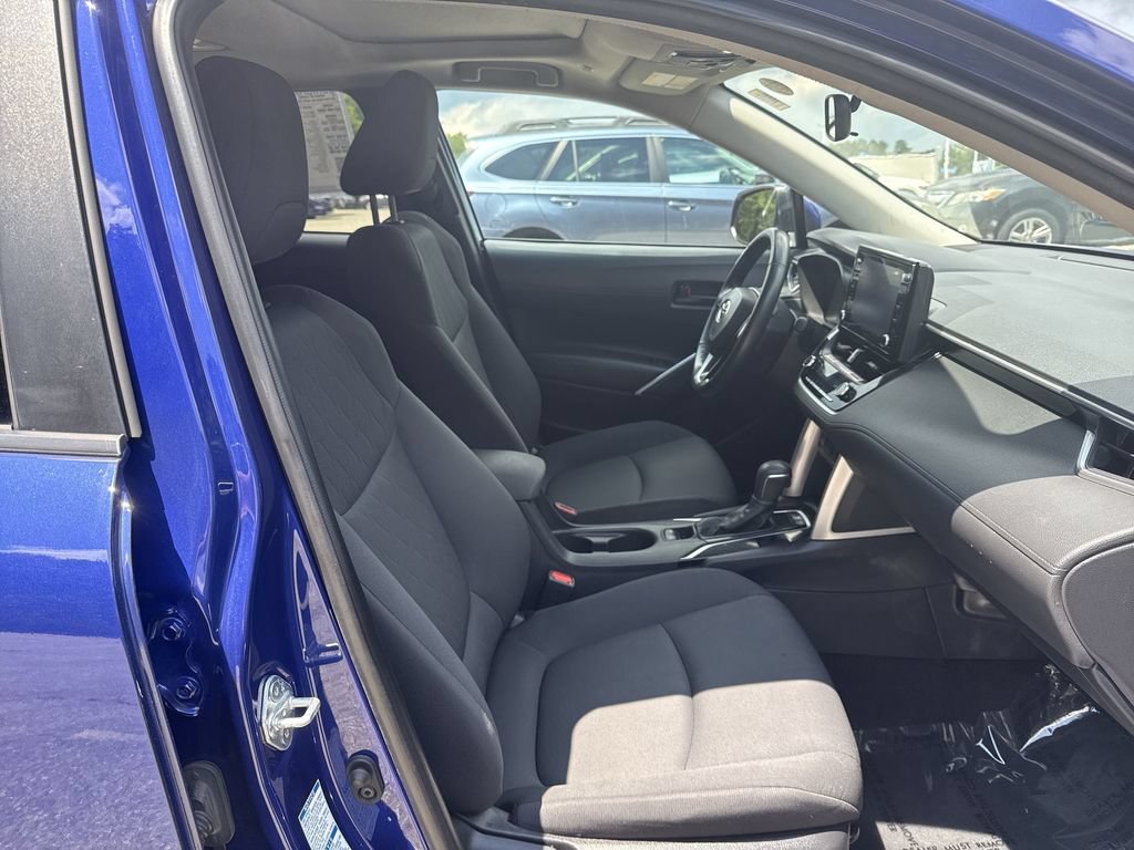 Used 2022 Toyota Corolla Cross LE w/ Moonroof Package AWD/4WD image 25