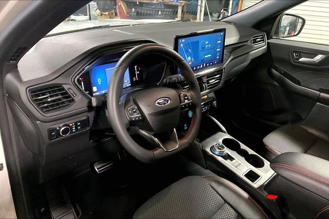 Used 2023 Ford Escape ST-Line w/ Tech Pack #1 image 13