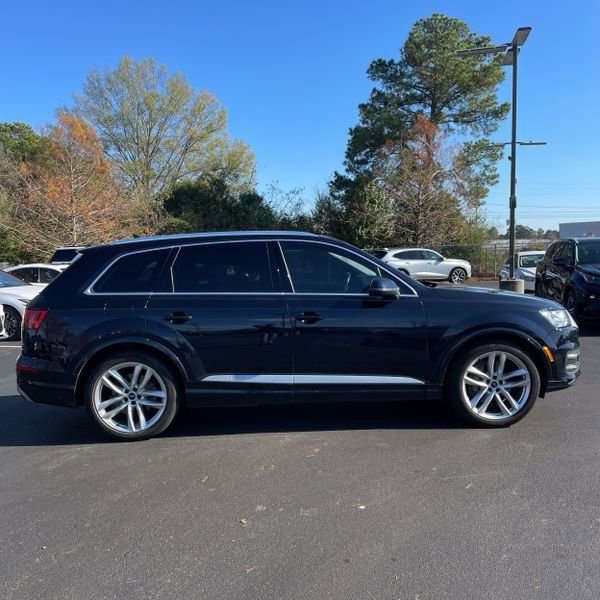 Used 2017 Audi Q7 3.0T Prestige image 3