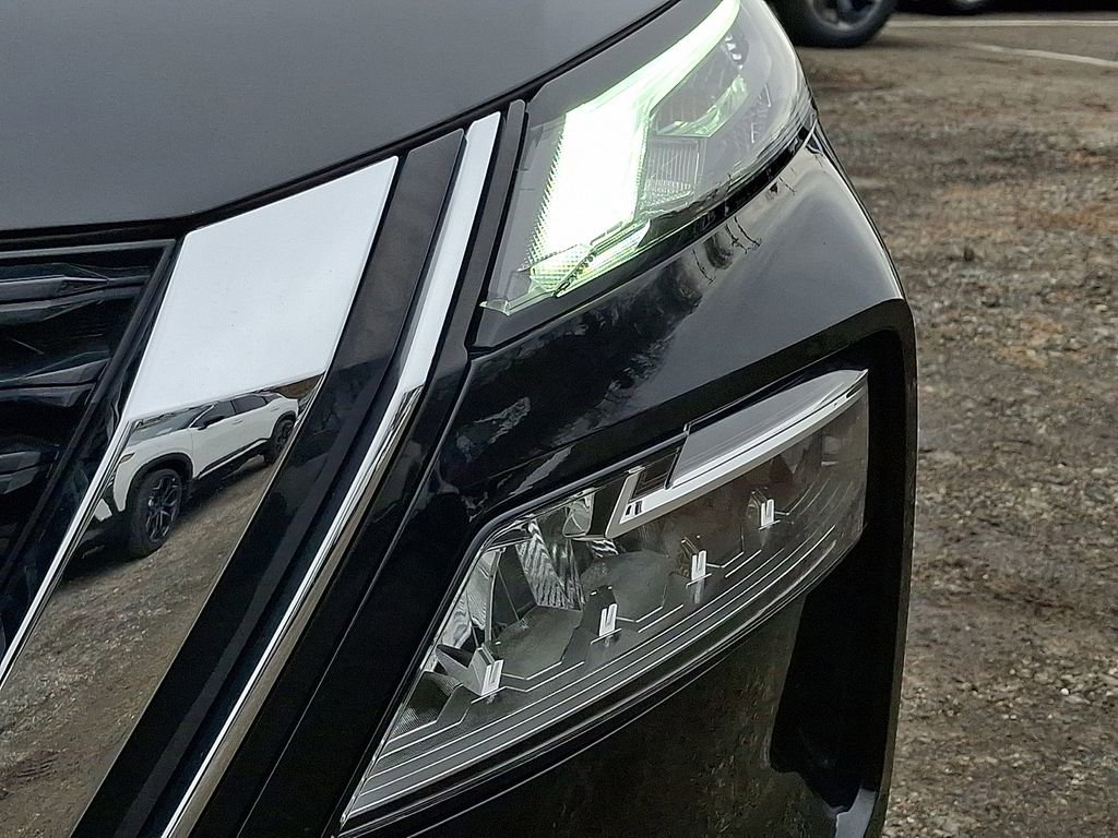 Certified 2023 Nissan Rogue SV image 10