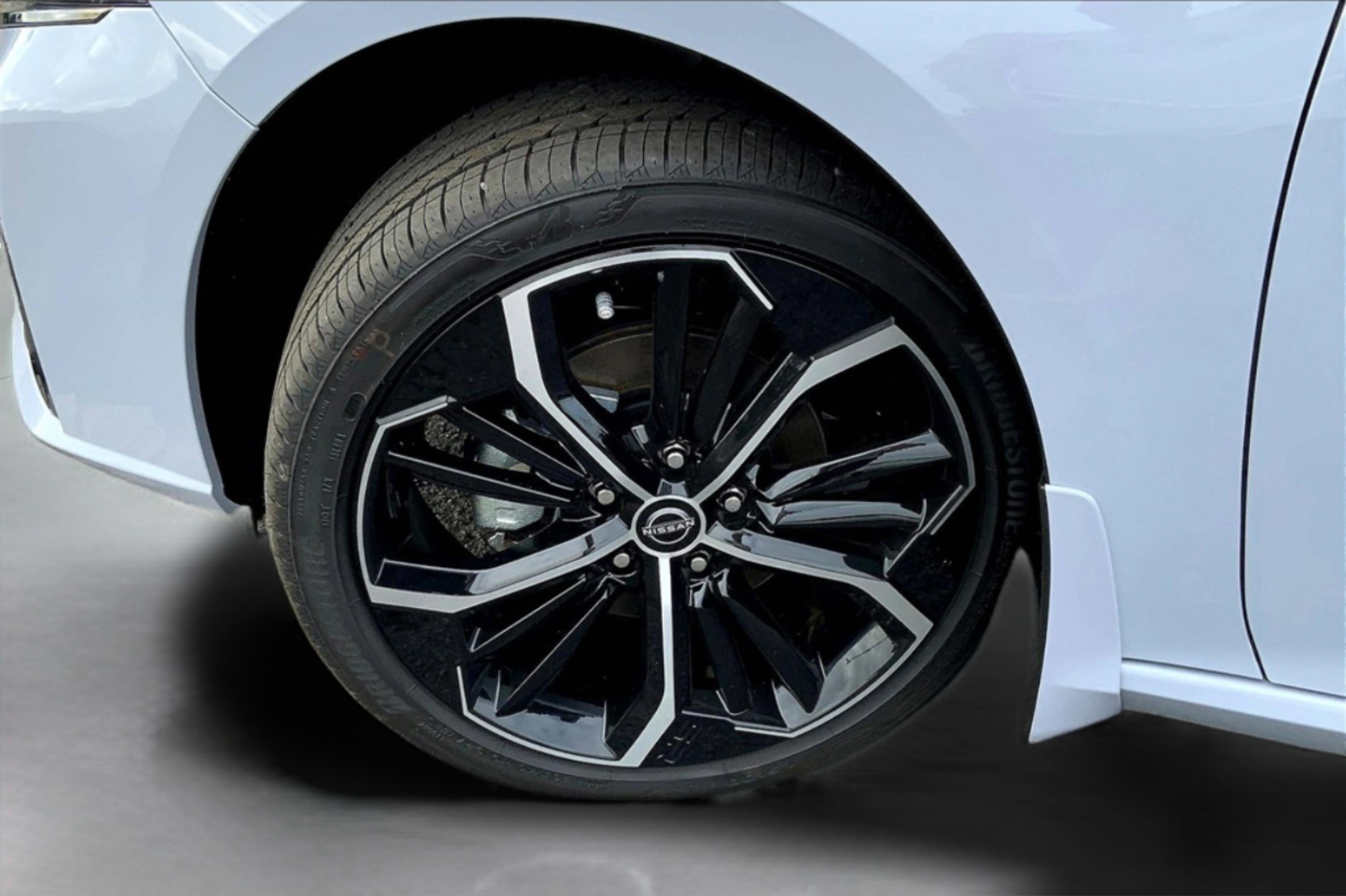 New 2025 Nissan Altima 2.5 SR image 12