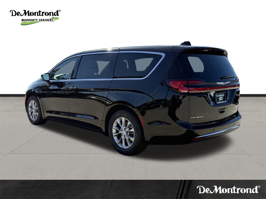 New 2026 Chrysler Pacifica Limited image 7
