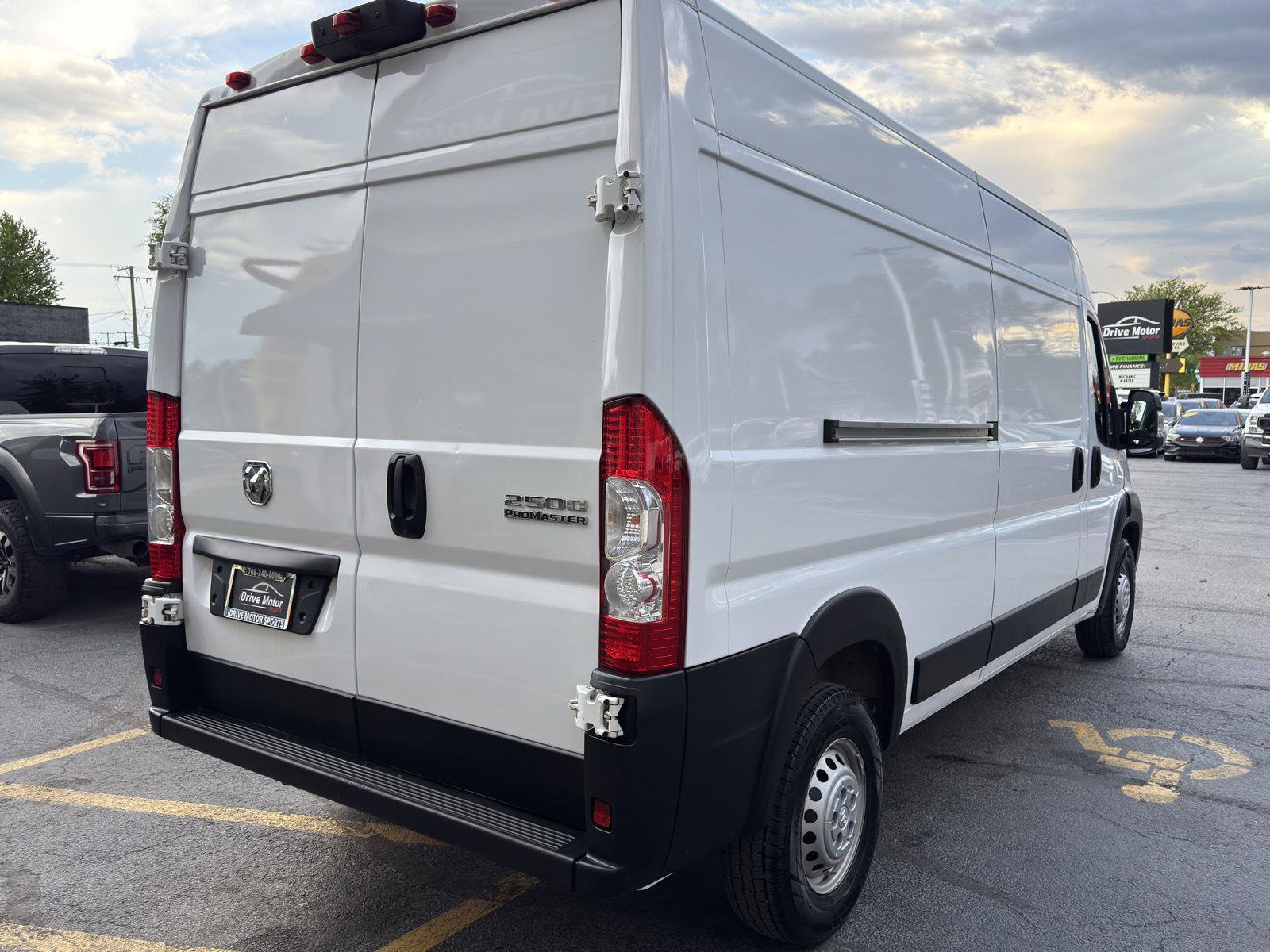 Used 2025 RAM ProMaster 2500 w/ Convenience Group FWD image 10