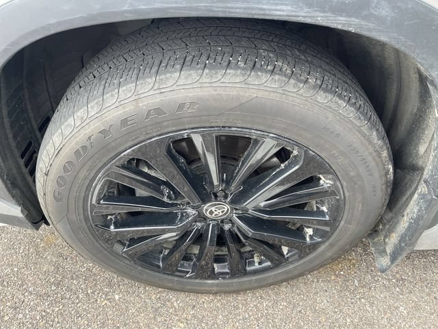 Used 2023 Toyota Highlander XSE AWD/4WD image 9