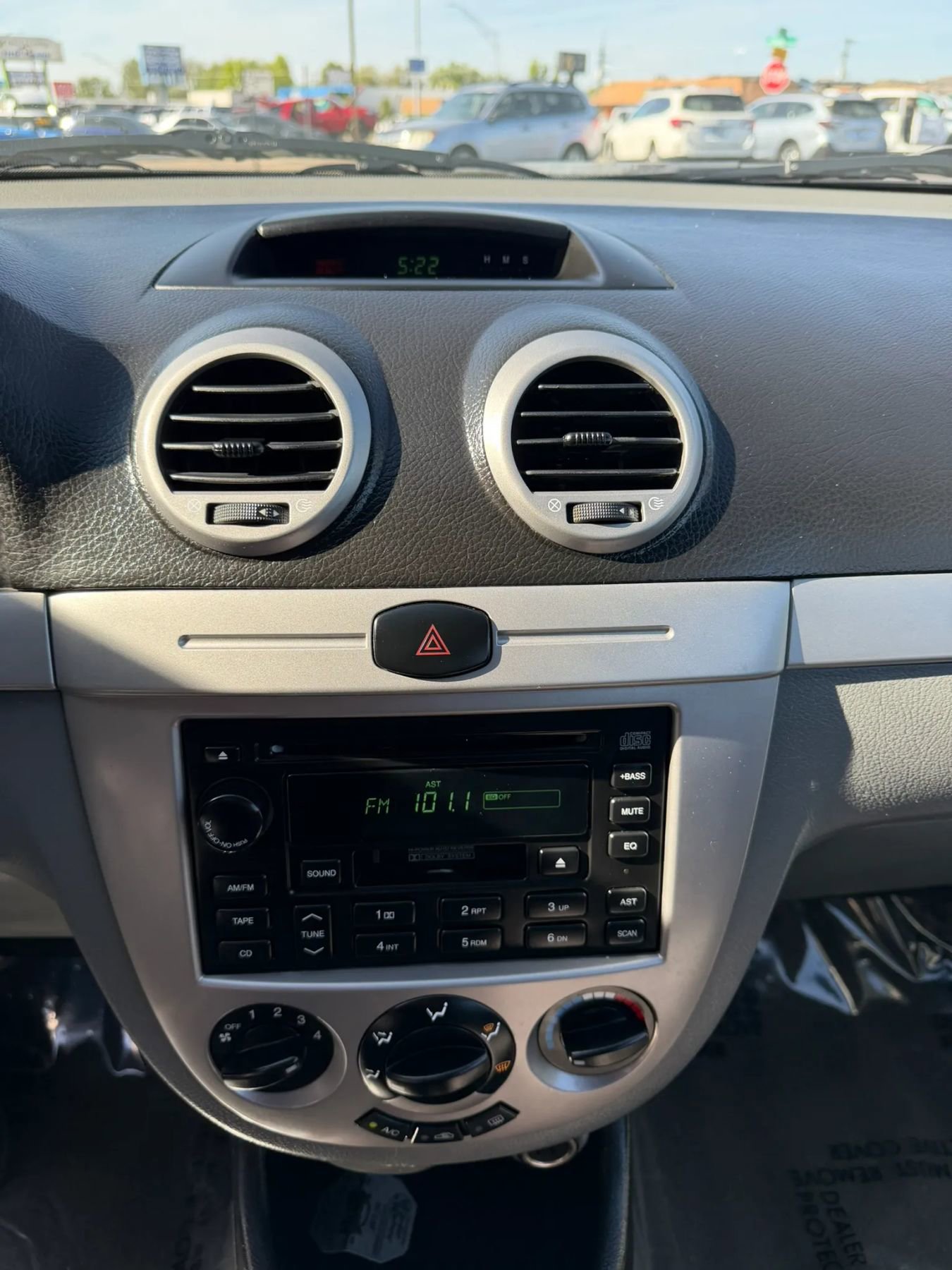 Used 2006 Suzuki Forenza Wagon FWD image 25