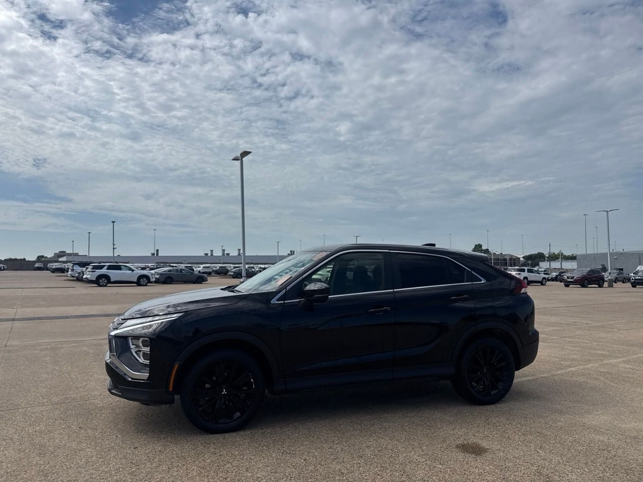 Used 2023 Mitsubishi Eclipse Cross LE AWD/4WD image 11