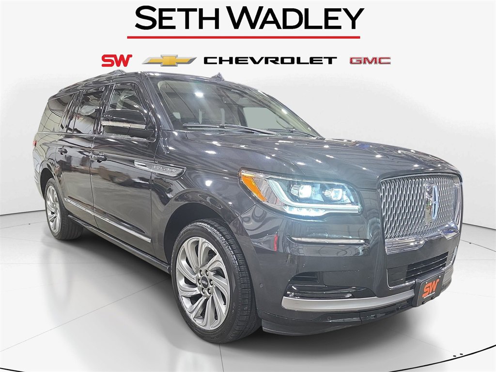 Used 2022 Lincoln Navigator L Reserve image 1