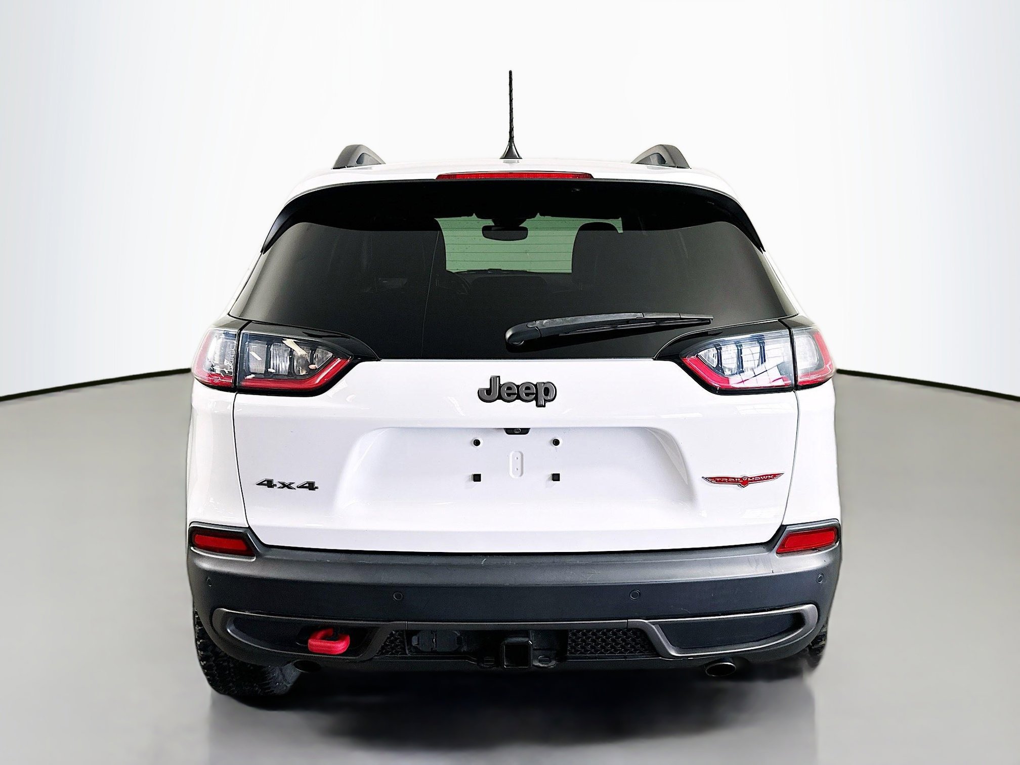 Used 2020 Jeep Cherokee Trailhawk w/ Technology Group AWD/4WD image 6